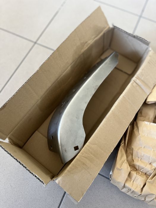 Nowy ASO Narożnik zderzaka prawy BMW e30 wąska lampa RARYTAS 325i 325e