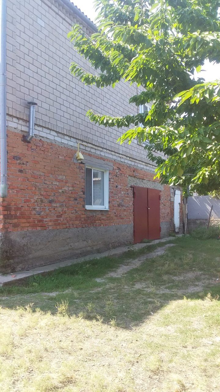 Продаю будинок в живописній місцевості