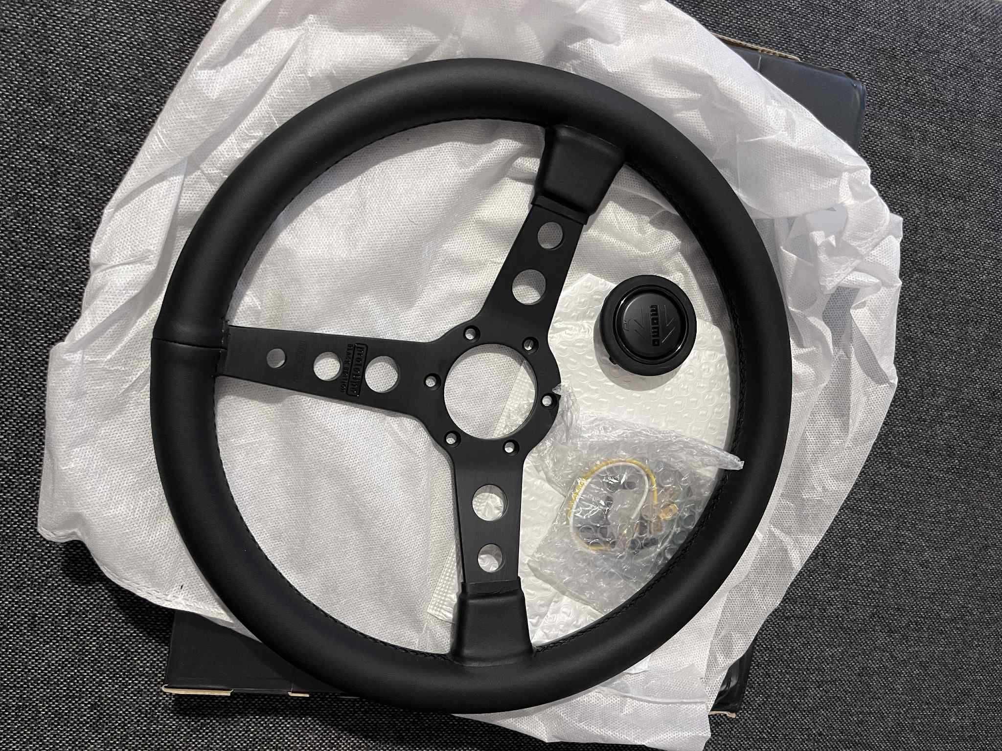 Kierownica MOMO Prototipo Black - replika