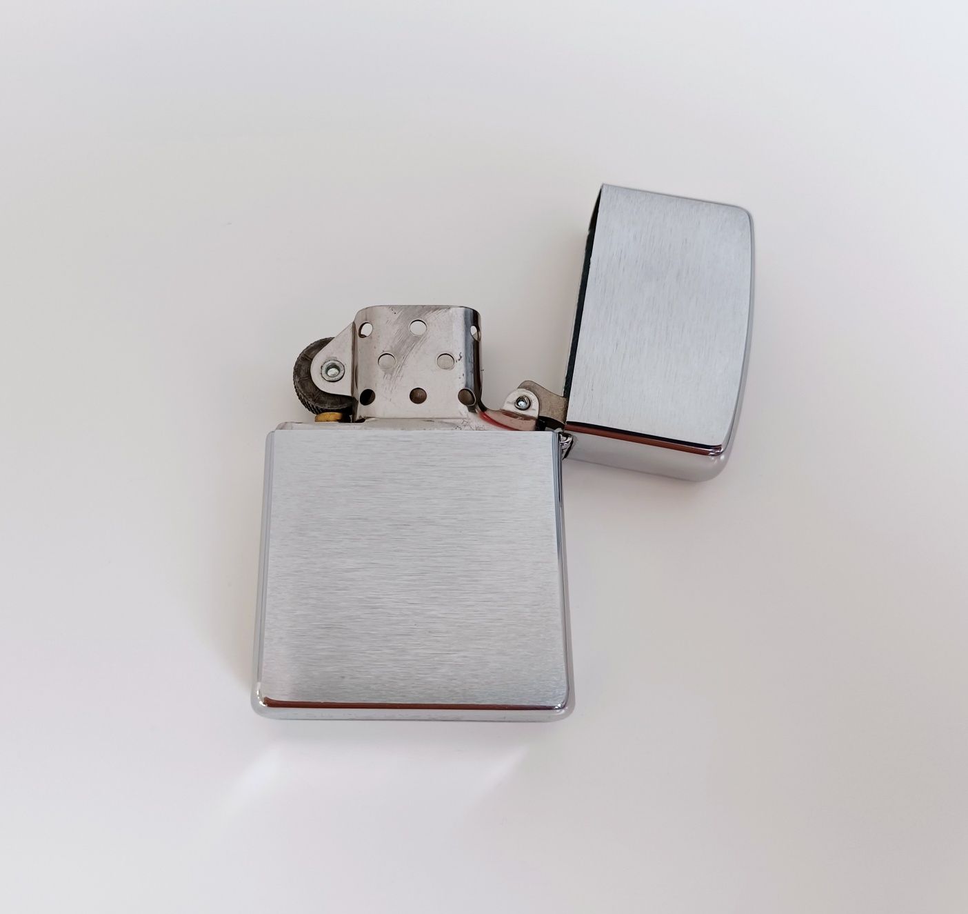 Zippo Brushed Chrome F.N. z 2005 roku