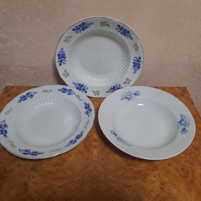 Продам столовые  тарелки фаянсовые, фарфоровые времен СССР, б/у