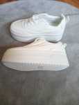 Wymienię nowe buty