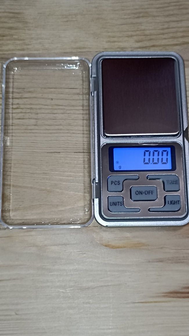 Ваги  ювелірні. От 0.01 гр. до 500 гр. Та є 0.01 до 300 гр.