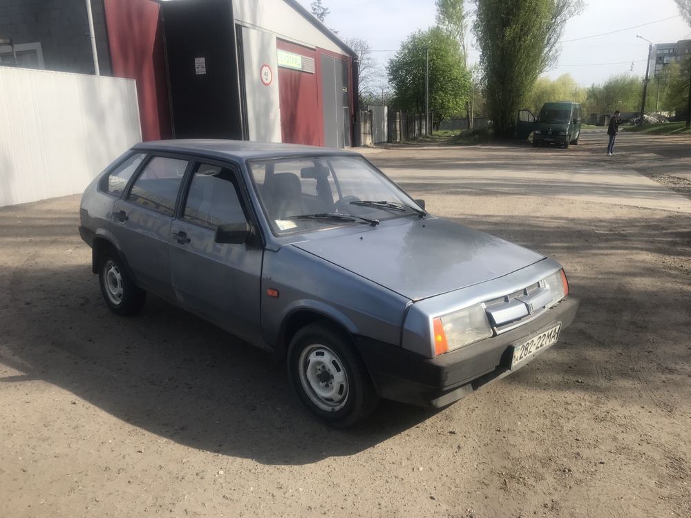 Продам машину Lada 2109