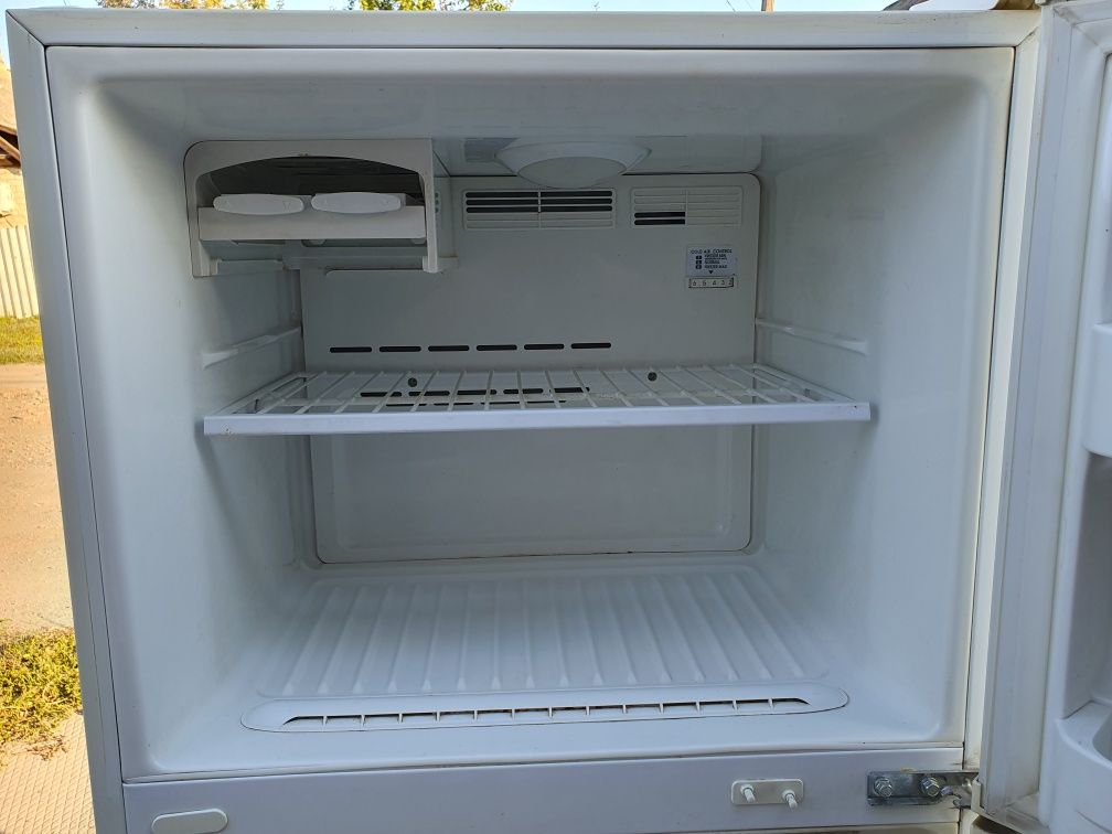 Холодильник сухая заморозка.