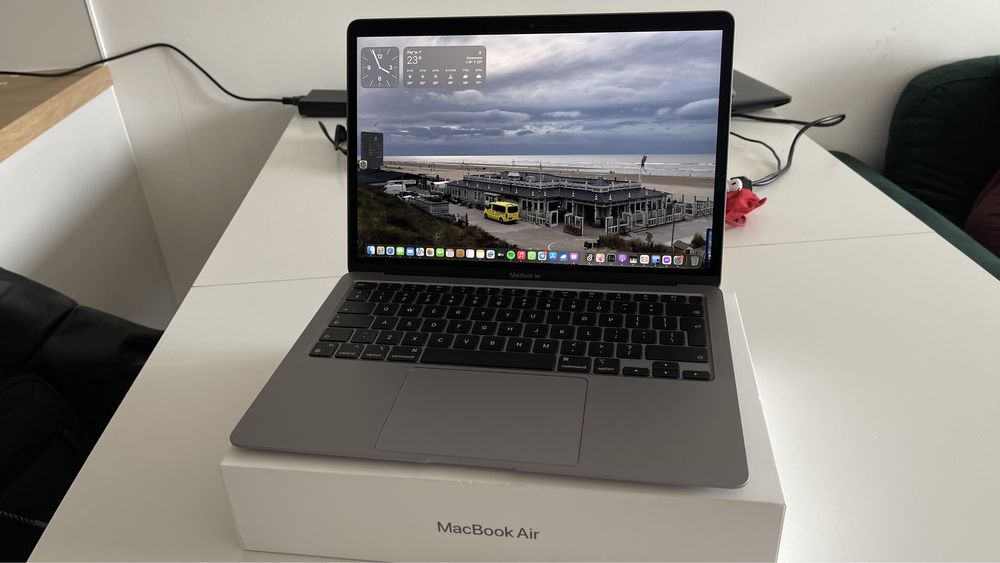 MacBook Air 13 M1/8GB/256GB