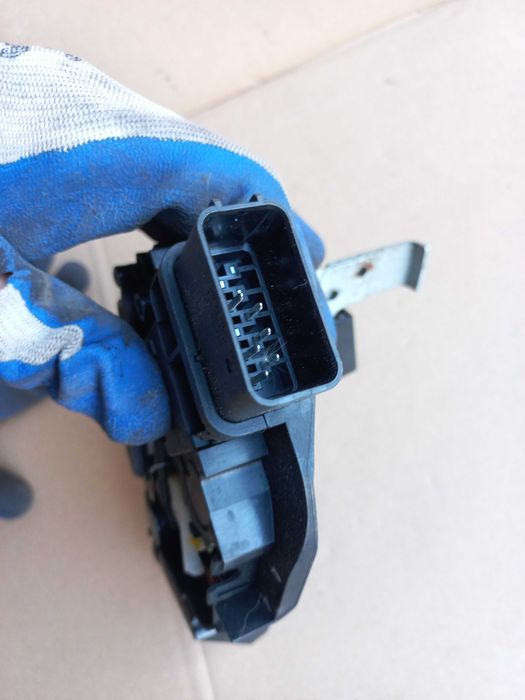 Zamek drzwi prawy przód ford s-max galaxy keyless 8S7A-A21812-CA