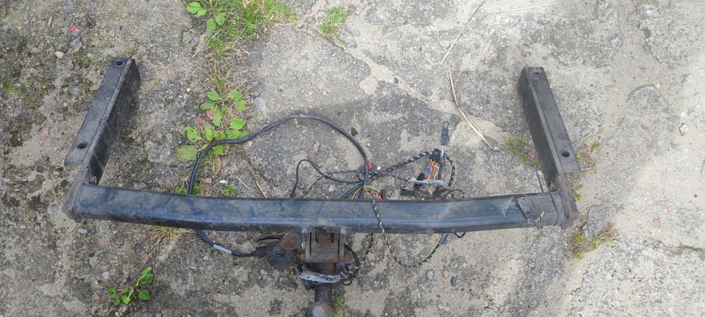 Hak wpinany A6 C5 kompletny z instalacją na wtyczki oryginalną