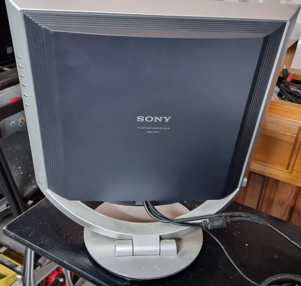 Sony Monitor Lcd SDM-HX 73