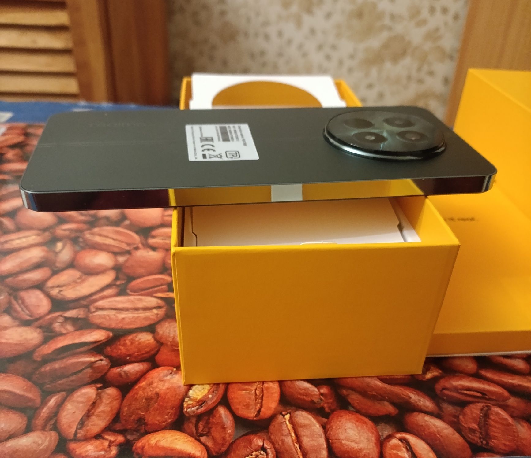 Realme 12 5G 256 ГБ / 8 ГБ