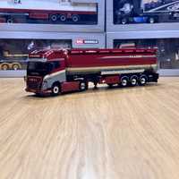 Model 1:50 WSI Volvo FH5 Glob XL 4x2 + naczepa