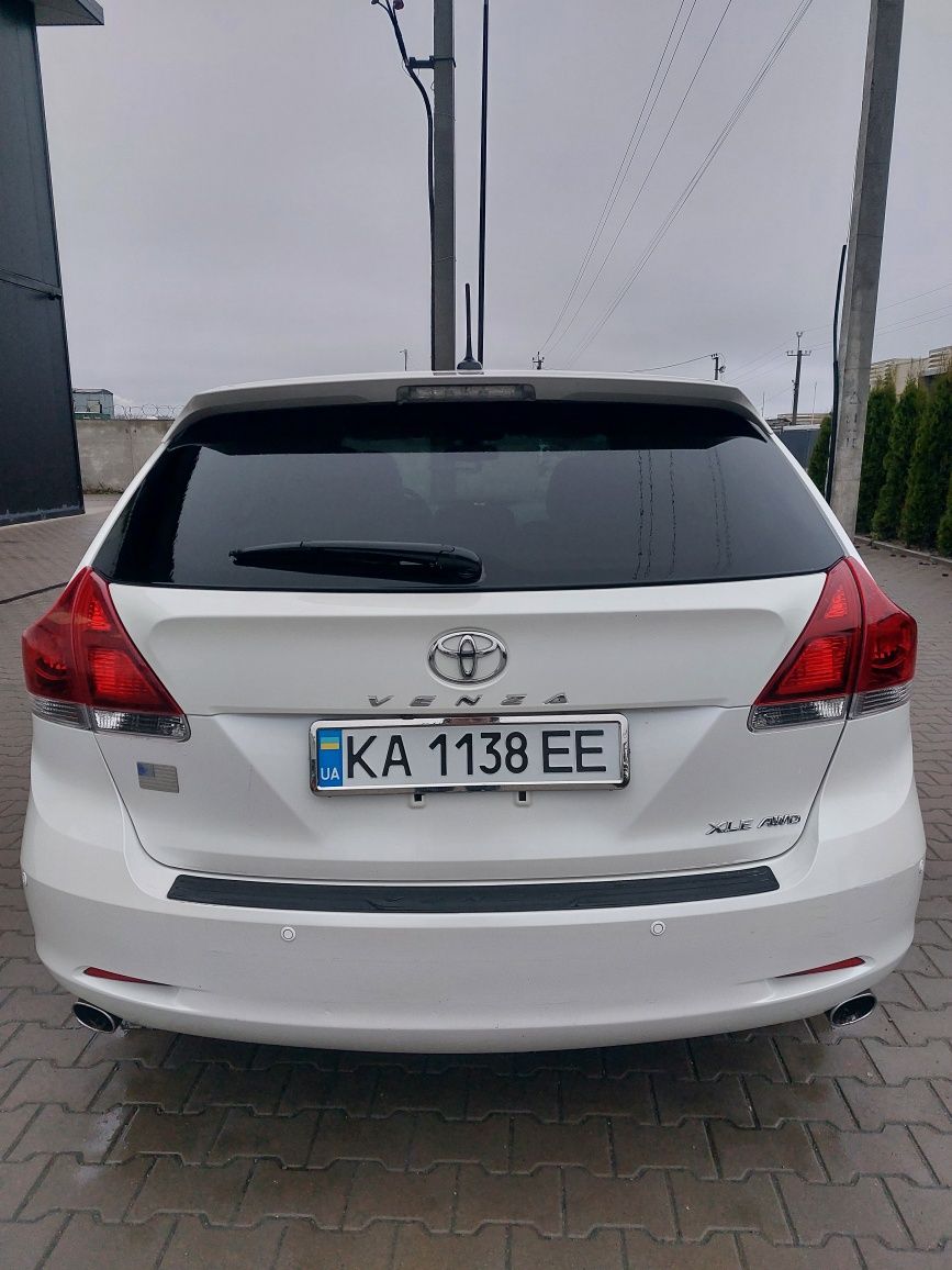 Продам авто Toyota Venza AWD XLE 2013