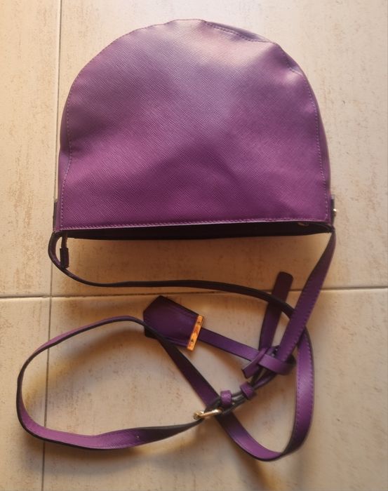 Mala formato meia lua