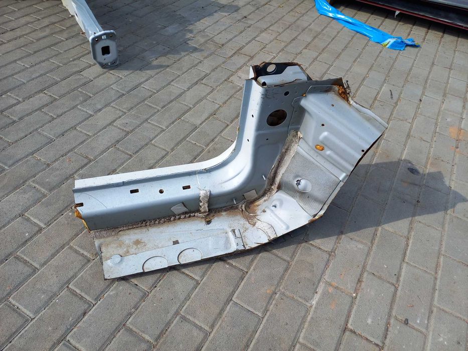 Поріг, стійка ліва Jeep Cherokee KL 14-18