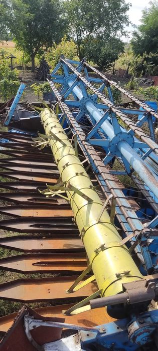 Комбайн на ходу ,зернозбиральний Бізон  110.
