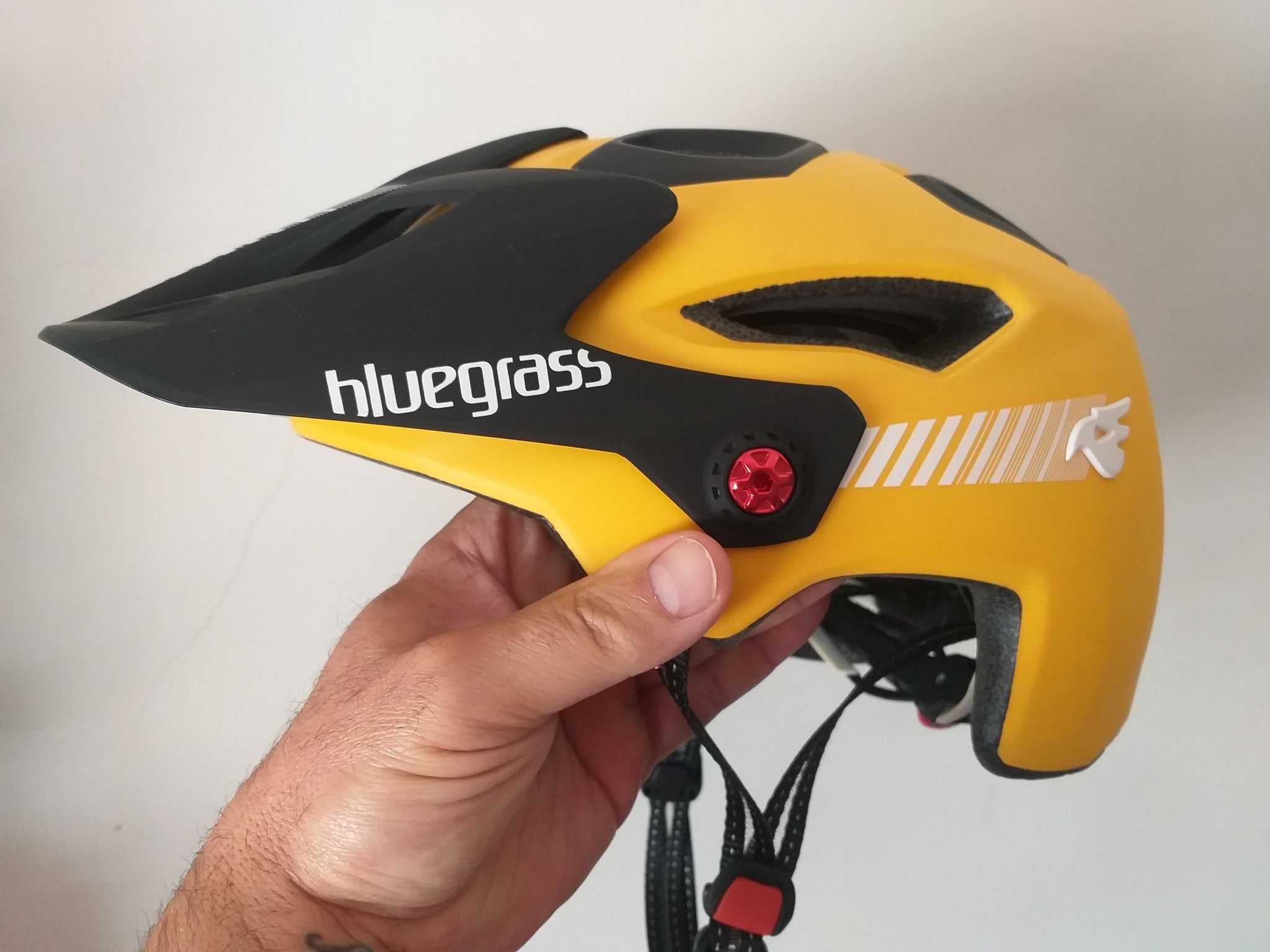 Capacete ciclismo Bluegrass M novo