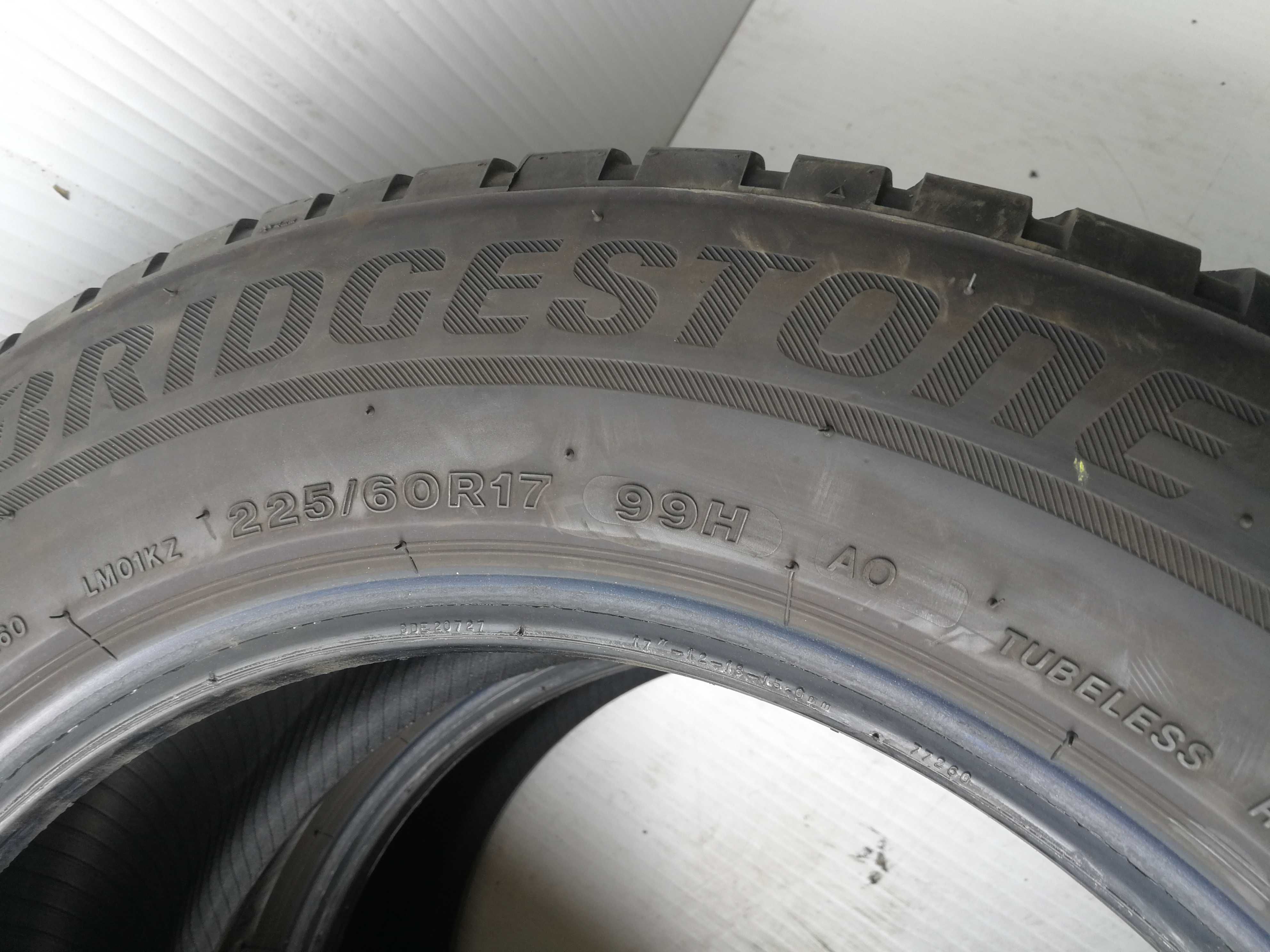 Bridgestone Blizzak LM001 225/60r17 99H Wzmocnienie XL N9035
