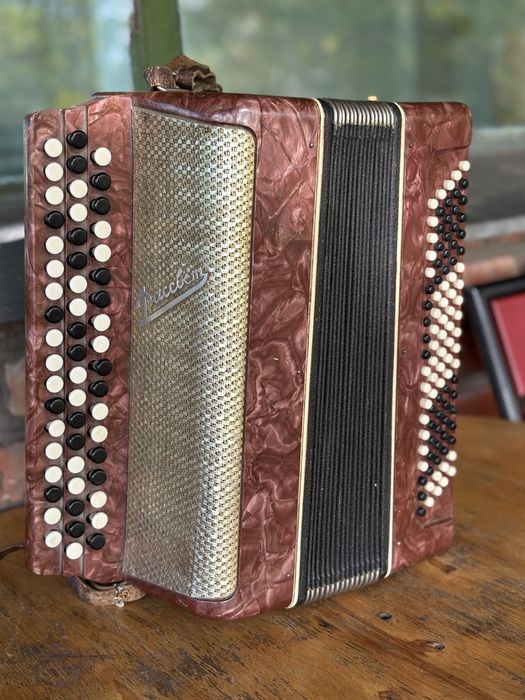 Продам баян Рассвет