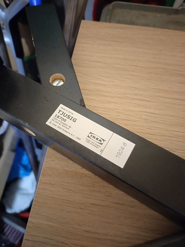 IKEA wieszak tjusig czarny 78cm