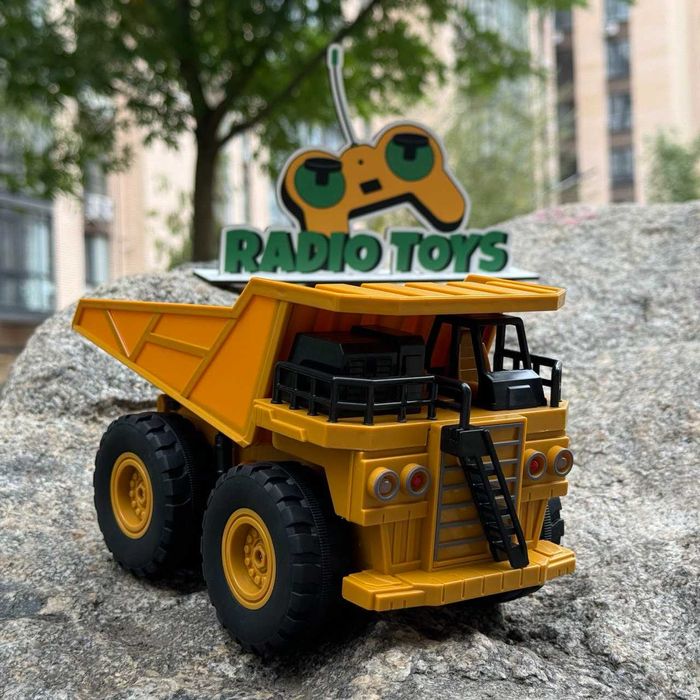 Самосвал на радиоуправлении DUMP TRUCK откидной кузов. Грузовик