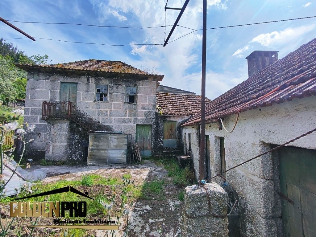 Casa para restauro em Amarante