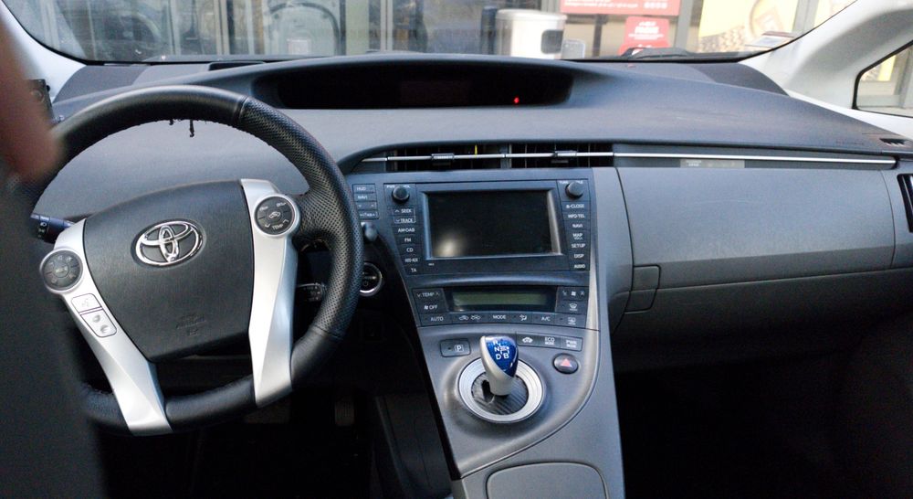 Toyota Prius HSD Premium+pele+GPS