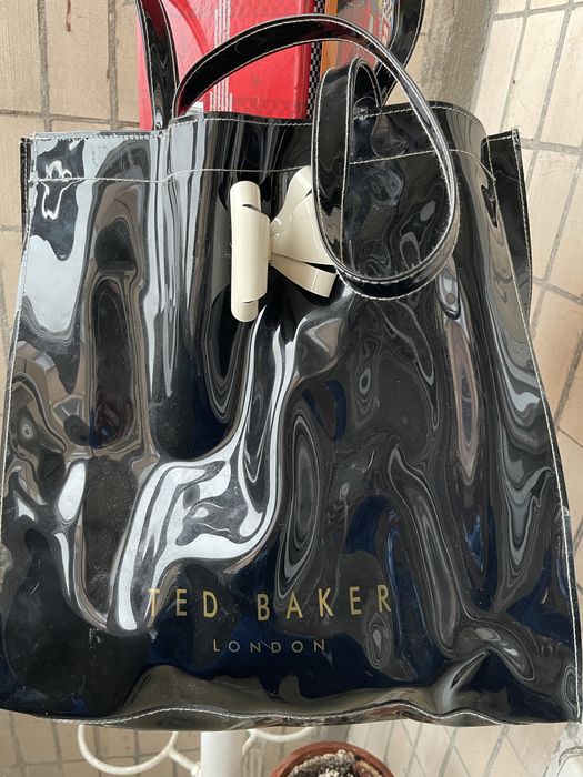 Продам сумку лаковую большую