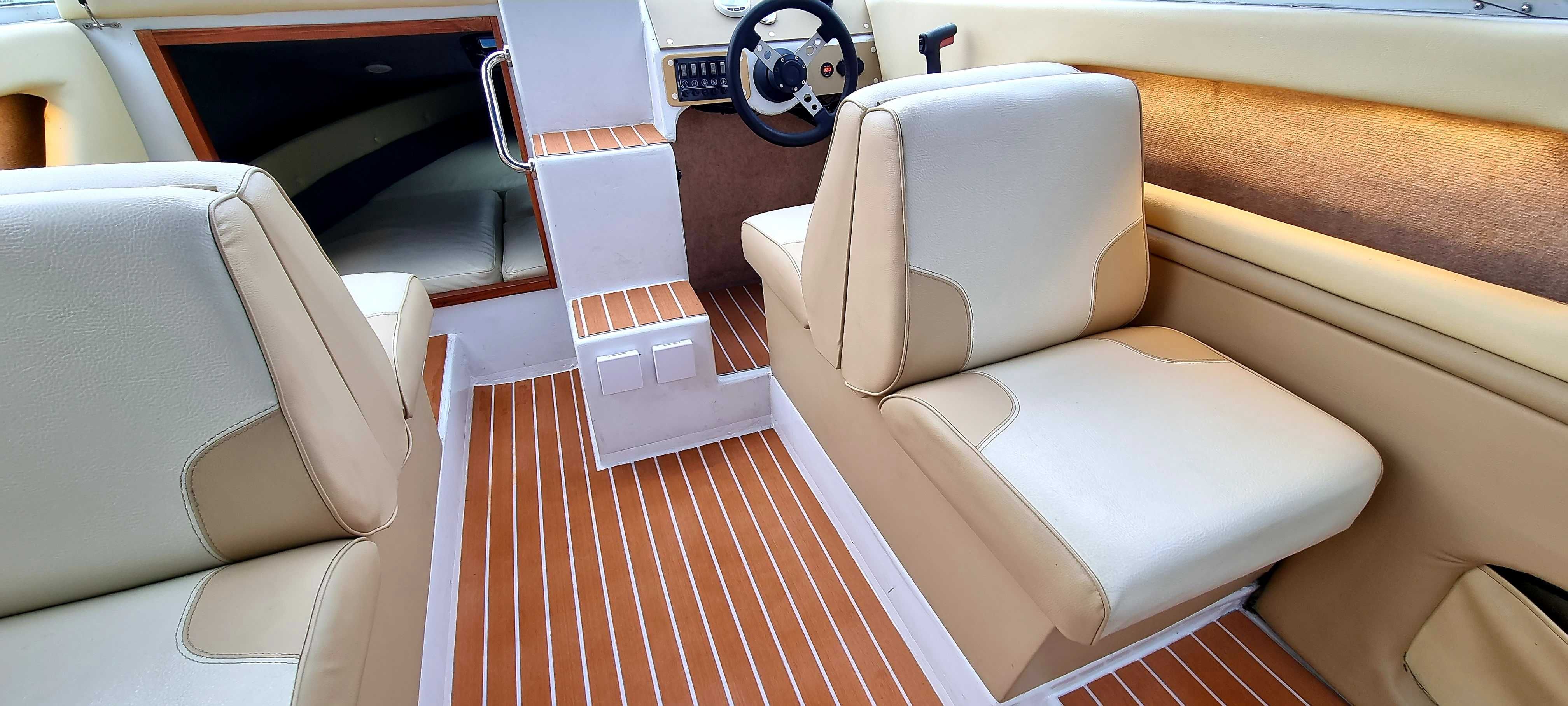 Łódź motororowa kabinowa 74mth Bayliner Capri jacht kabinowy