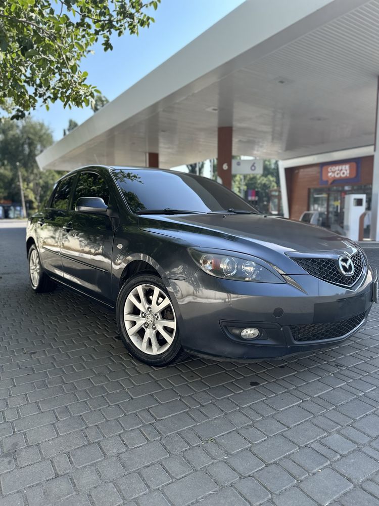 Продам.      MAZDA 3