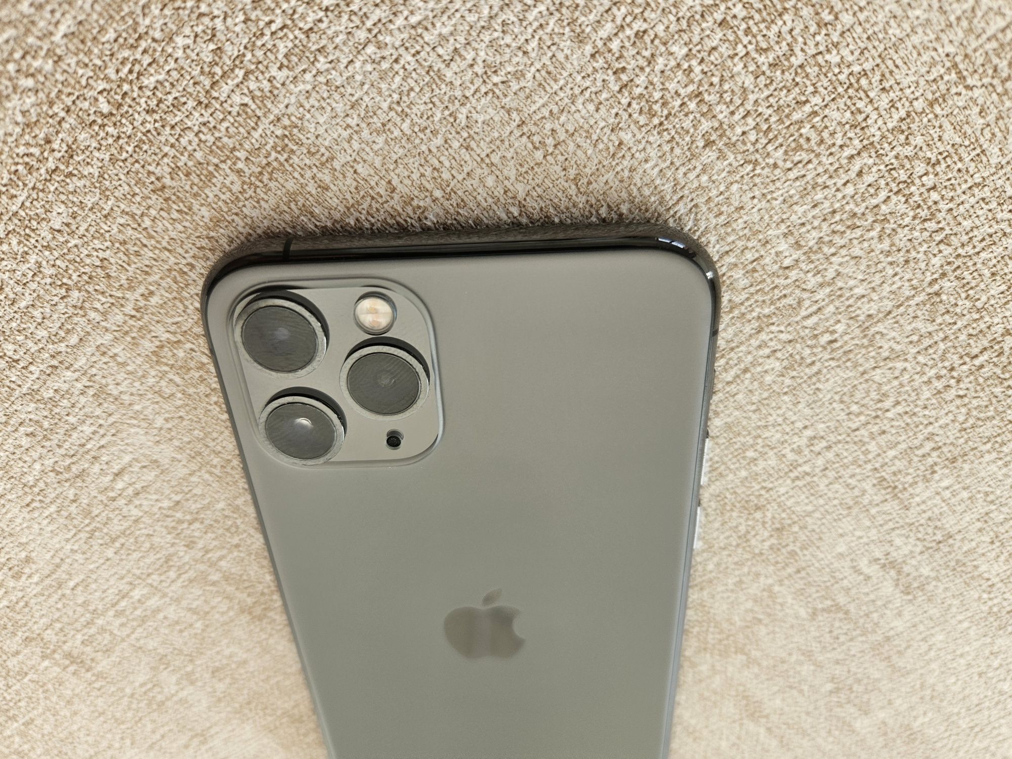 iPhone 11 Pro + etui