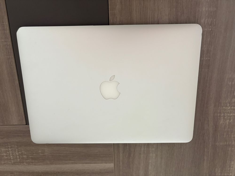 Apple MacBook Air 13” 2015 i5 8gb 256ssd Sonoma