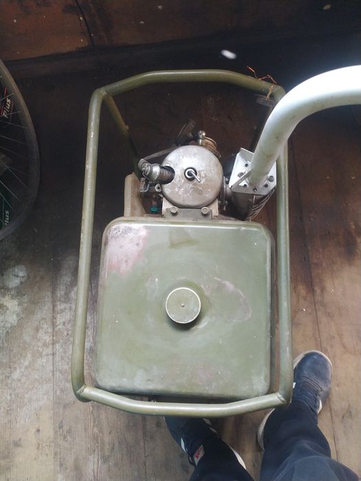 Продам генератор бензин