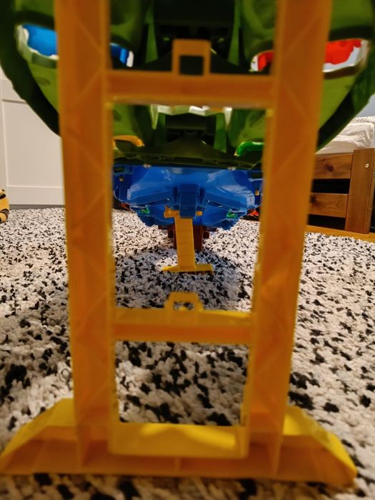 Hot wheels monster truck zjeżdżalnia, stok,