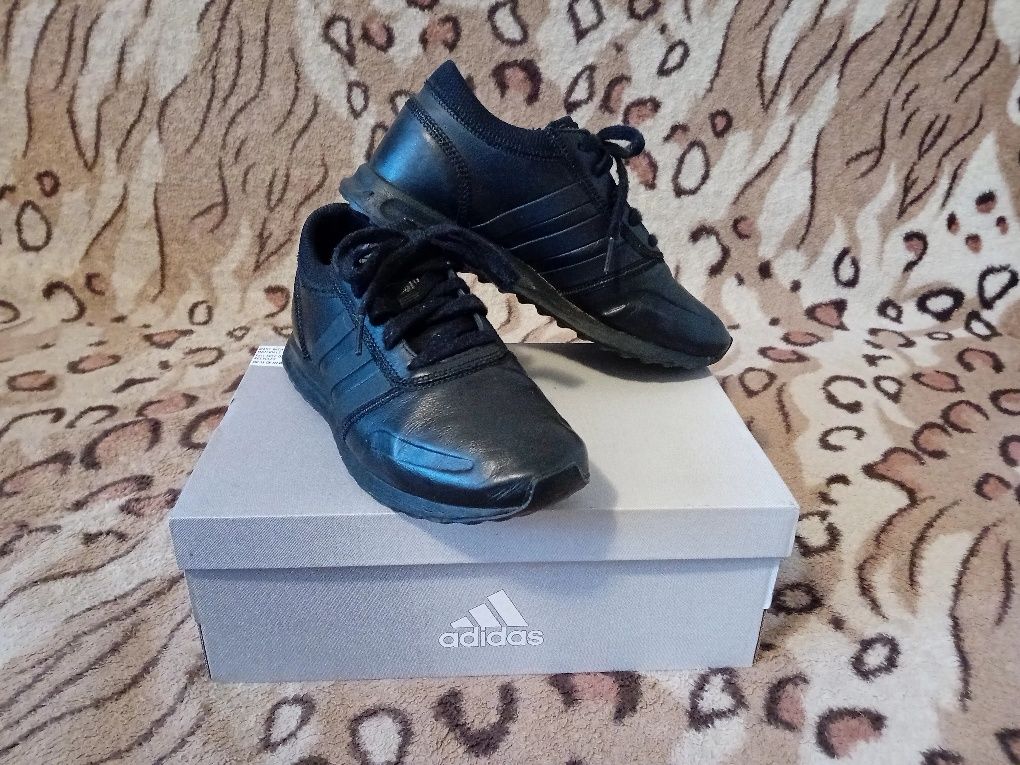 Buty firmy Adidas, rozmiar 37