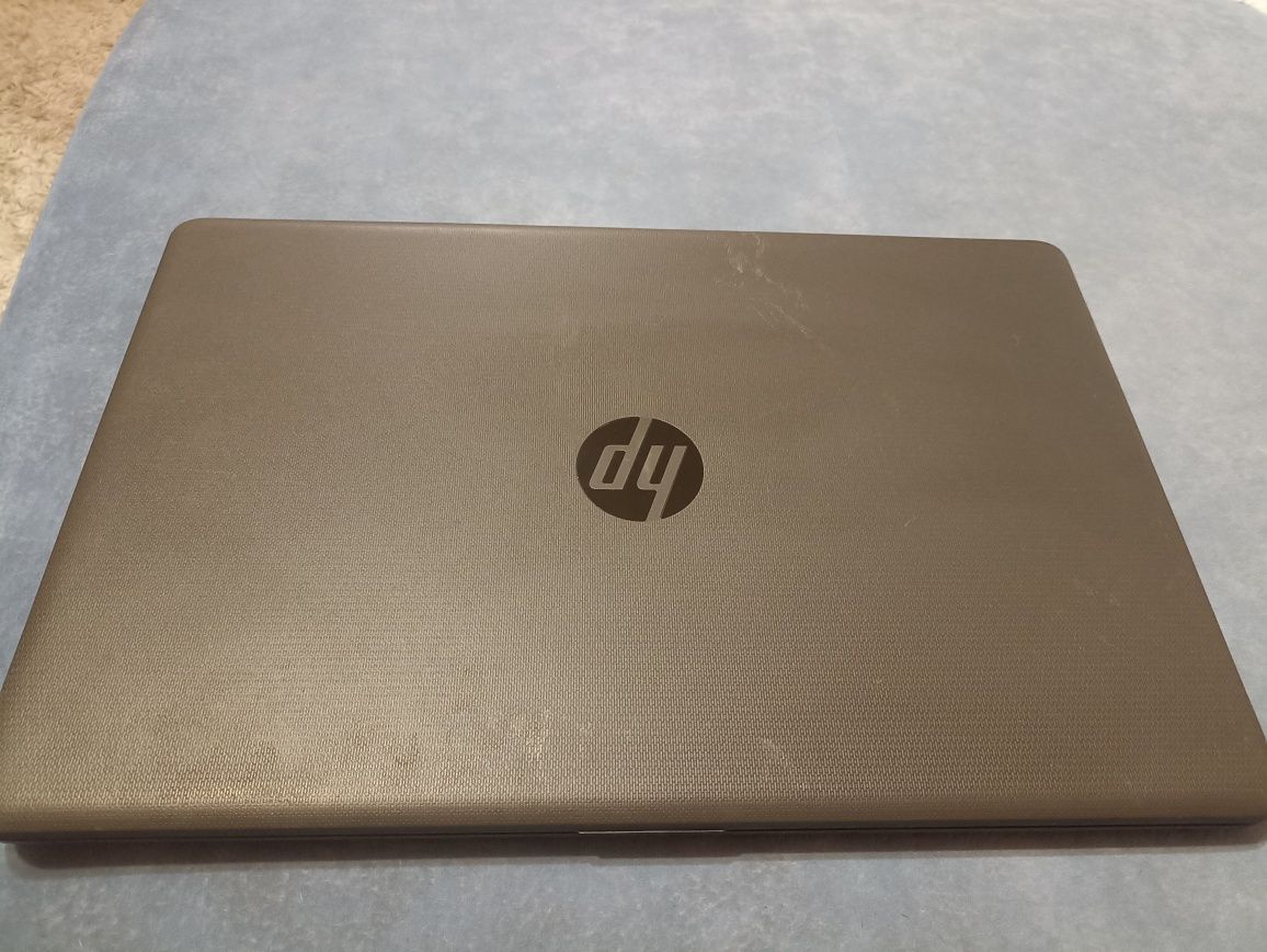Продам ноутбук hp 250 g7 i7-8565U 8gb ddr4 ssd 250gb