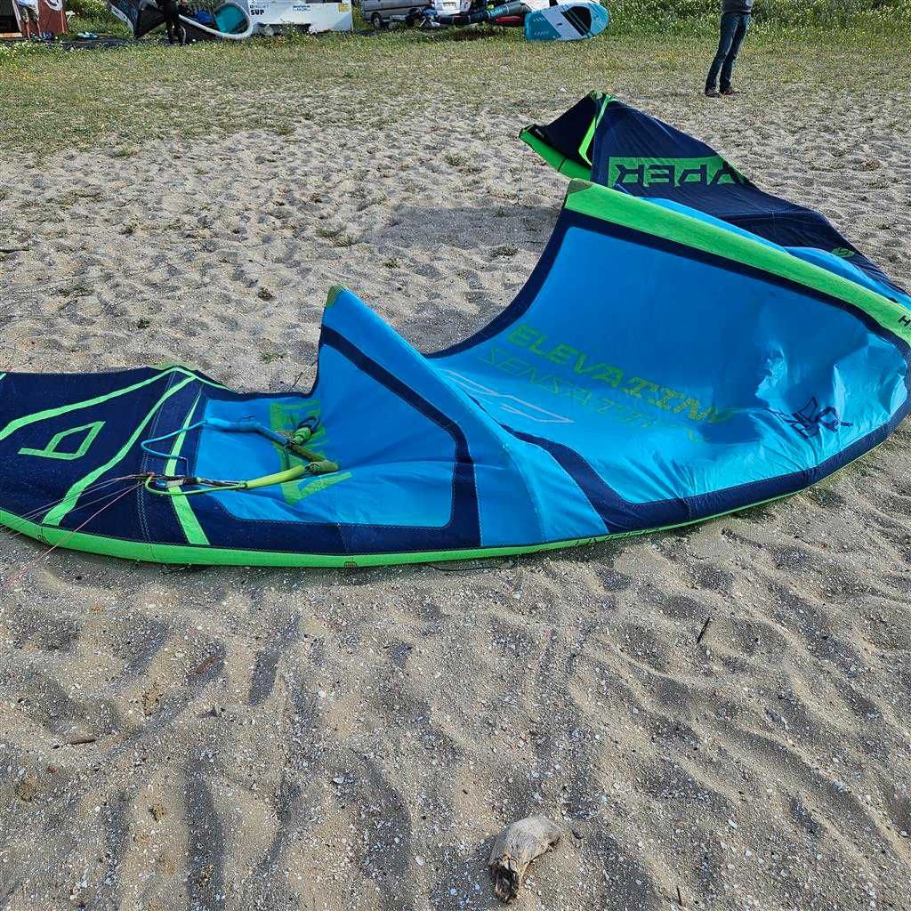 Dois kites Crazyfly 9/12 m. Os dois por 700 €, cada 400 €.
