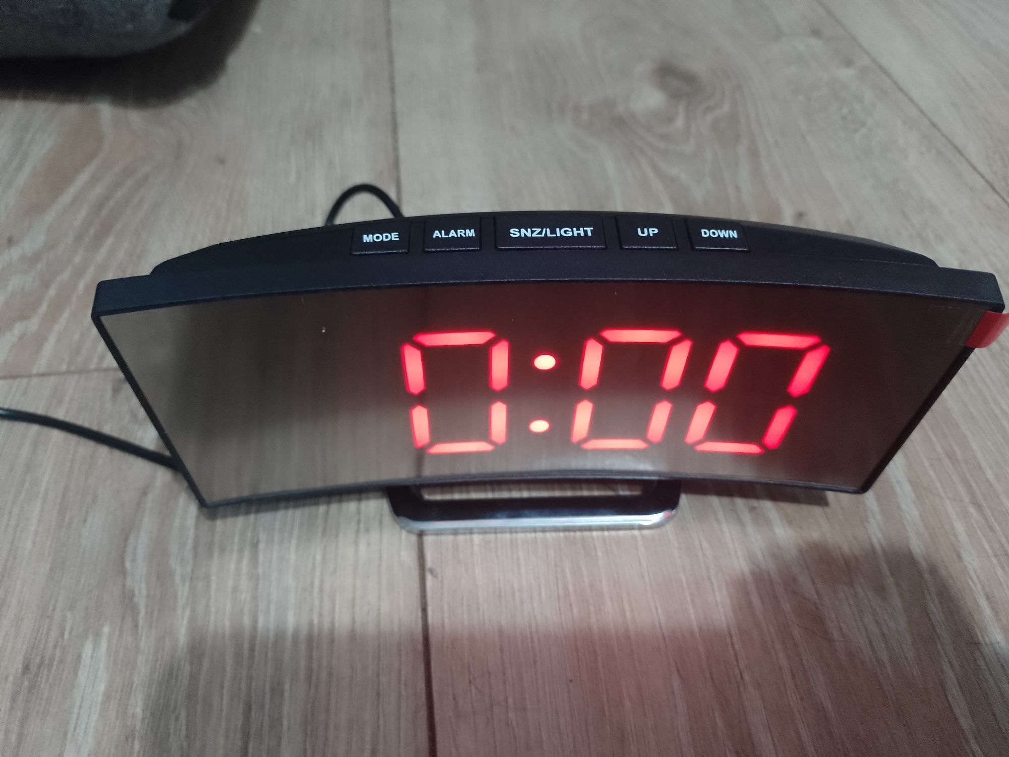 Zegar stojący LED lustro