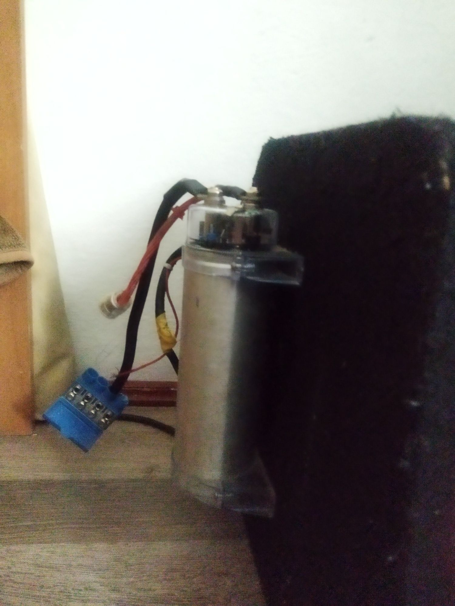Продається Самбуфер JBL