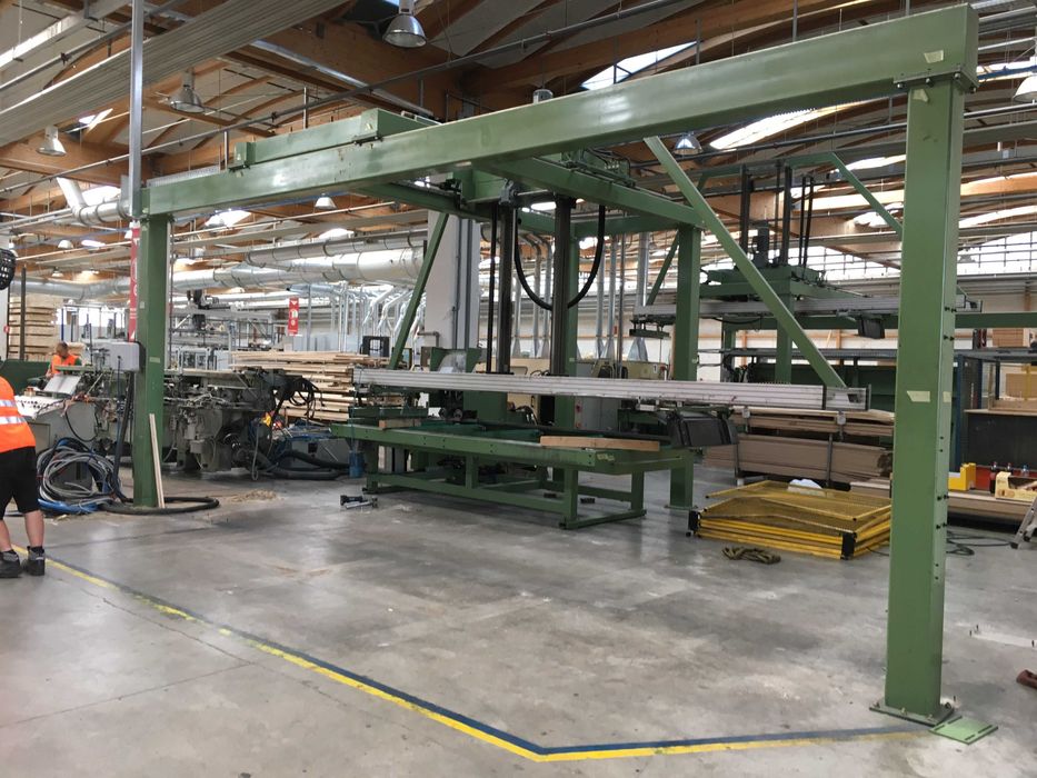 Maszyna do rozsztaplowywania