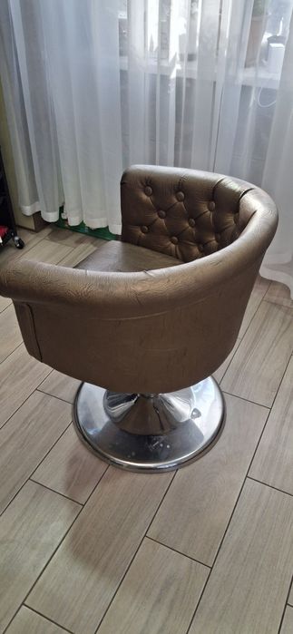 Кресло для парикмахерских