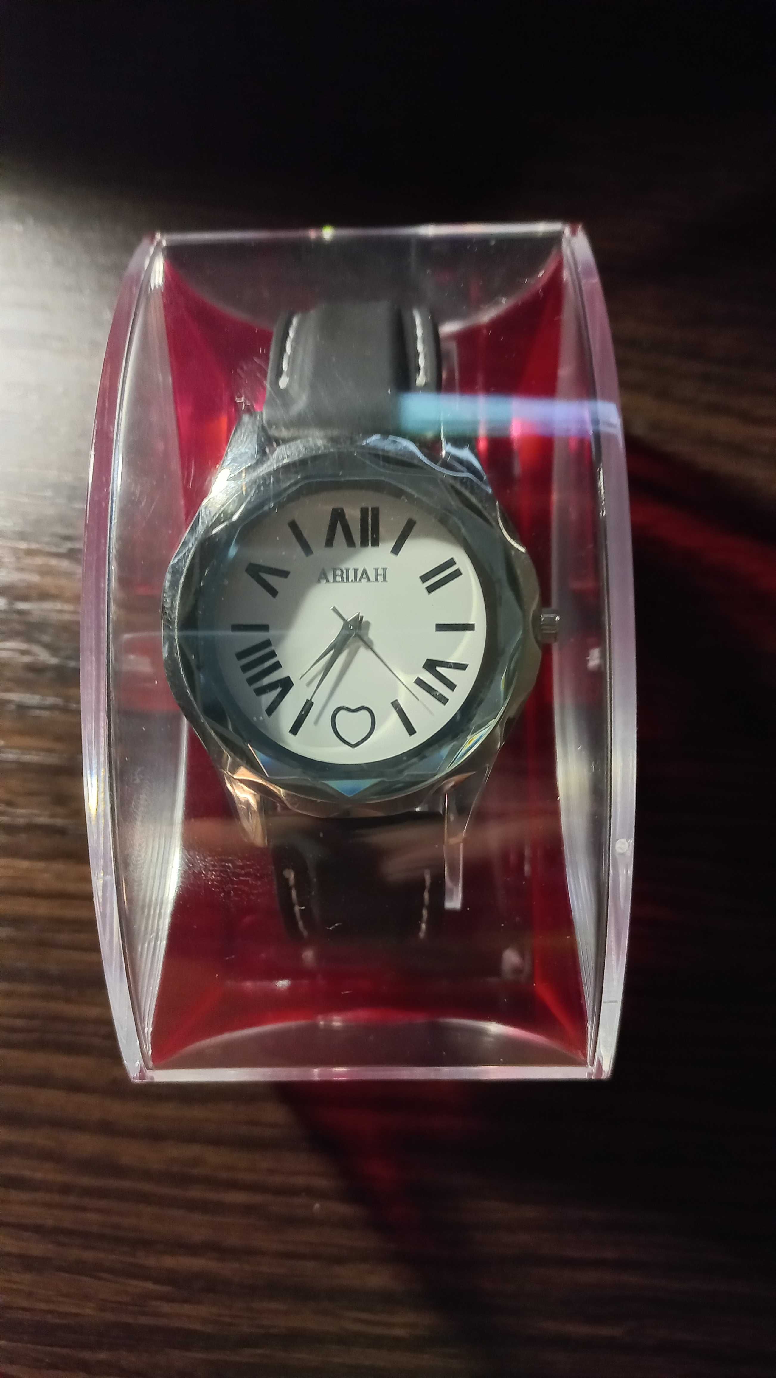 Часы бренда Abijah Англия