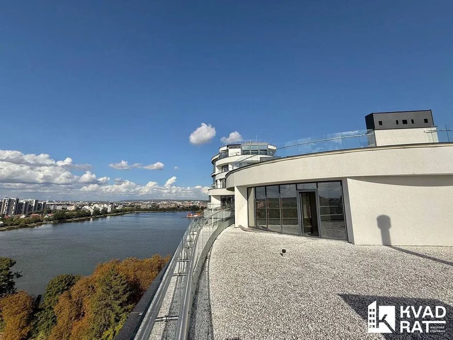 Продаж елітного пентхаусу  у першій лінії біля міського озера!!!