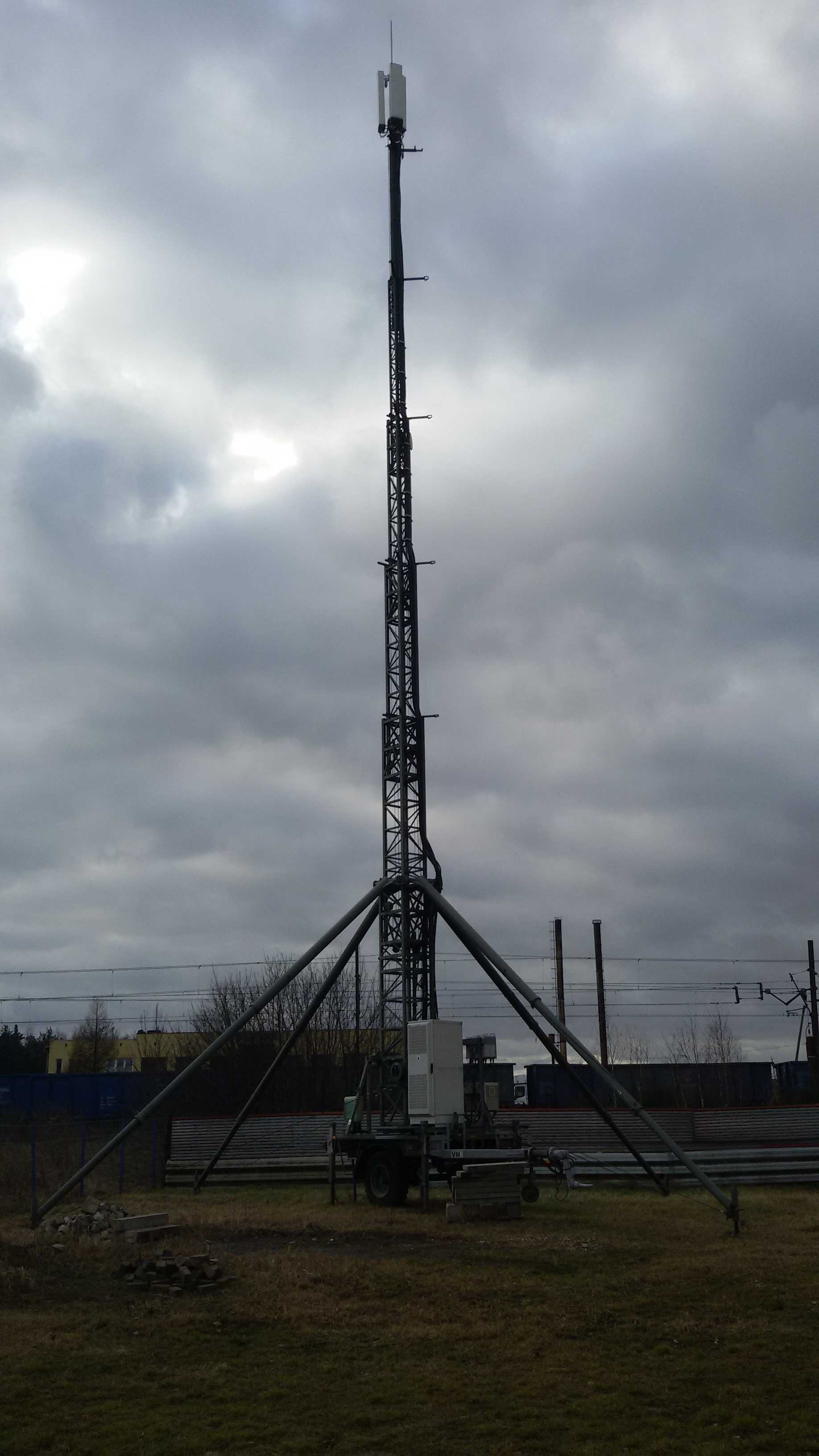 Zabytek techniki - Internet bezprzewodowy wieża/maszt mobilny 25m.