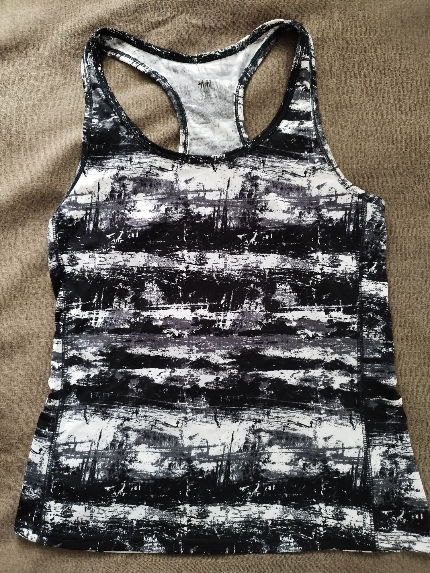 Koszulka sportowa H&M sport w rozmiarze M.