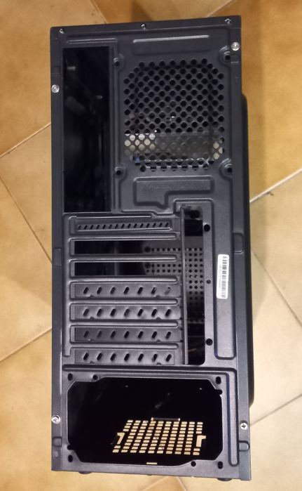 Caixa pc NOX com gravador dvd e leitor de cartões