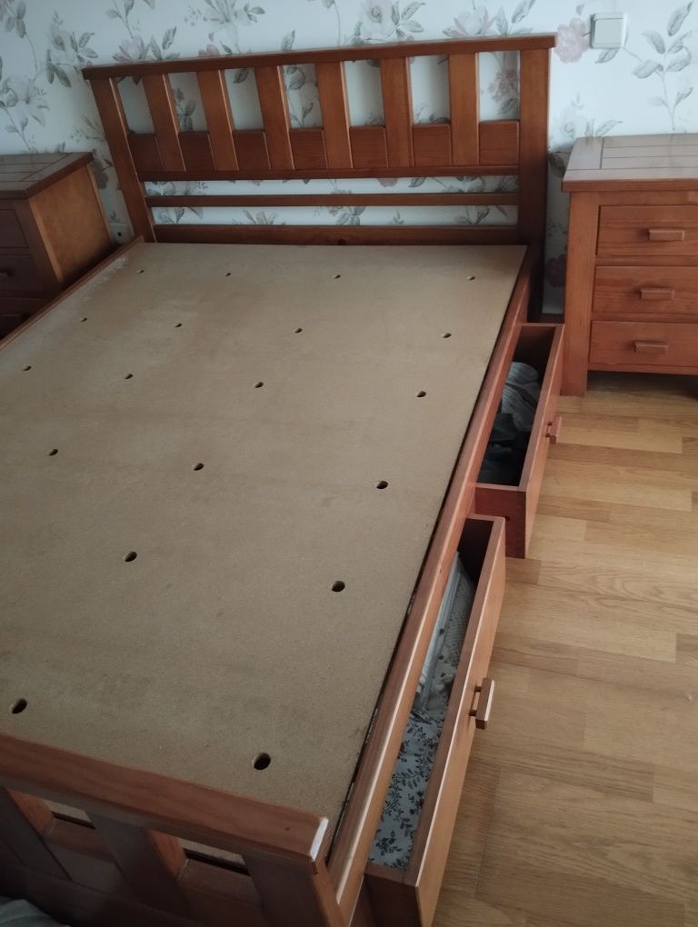 Mobília de Quarto - cama casal