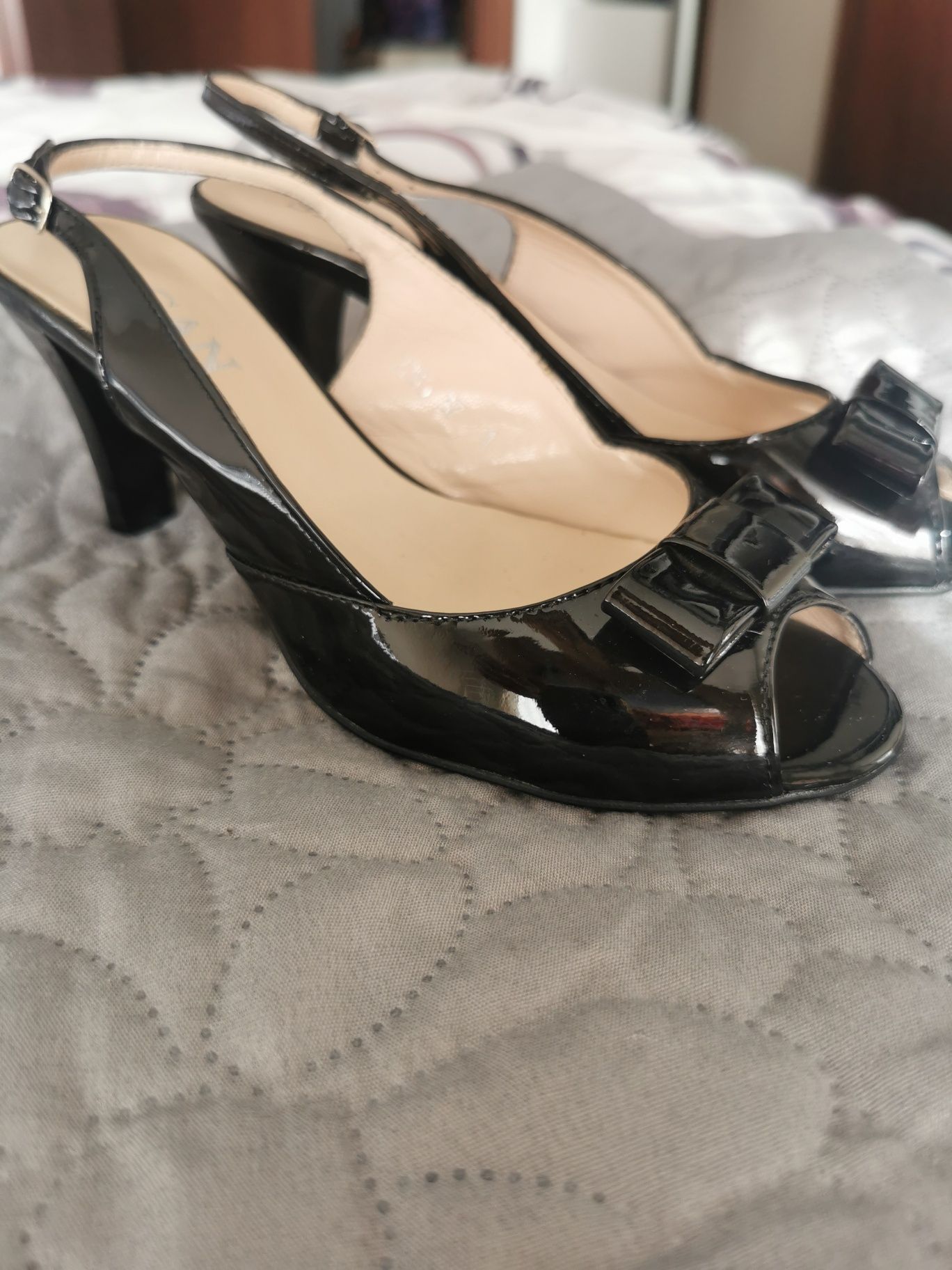 Buty na obcasie r. 37 Sagan