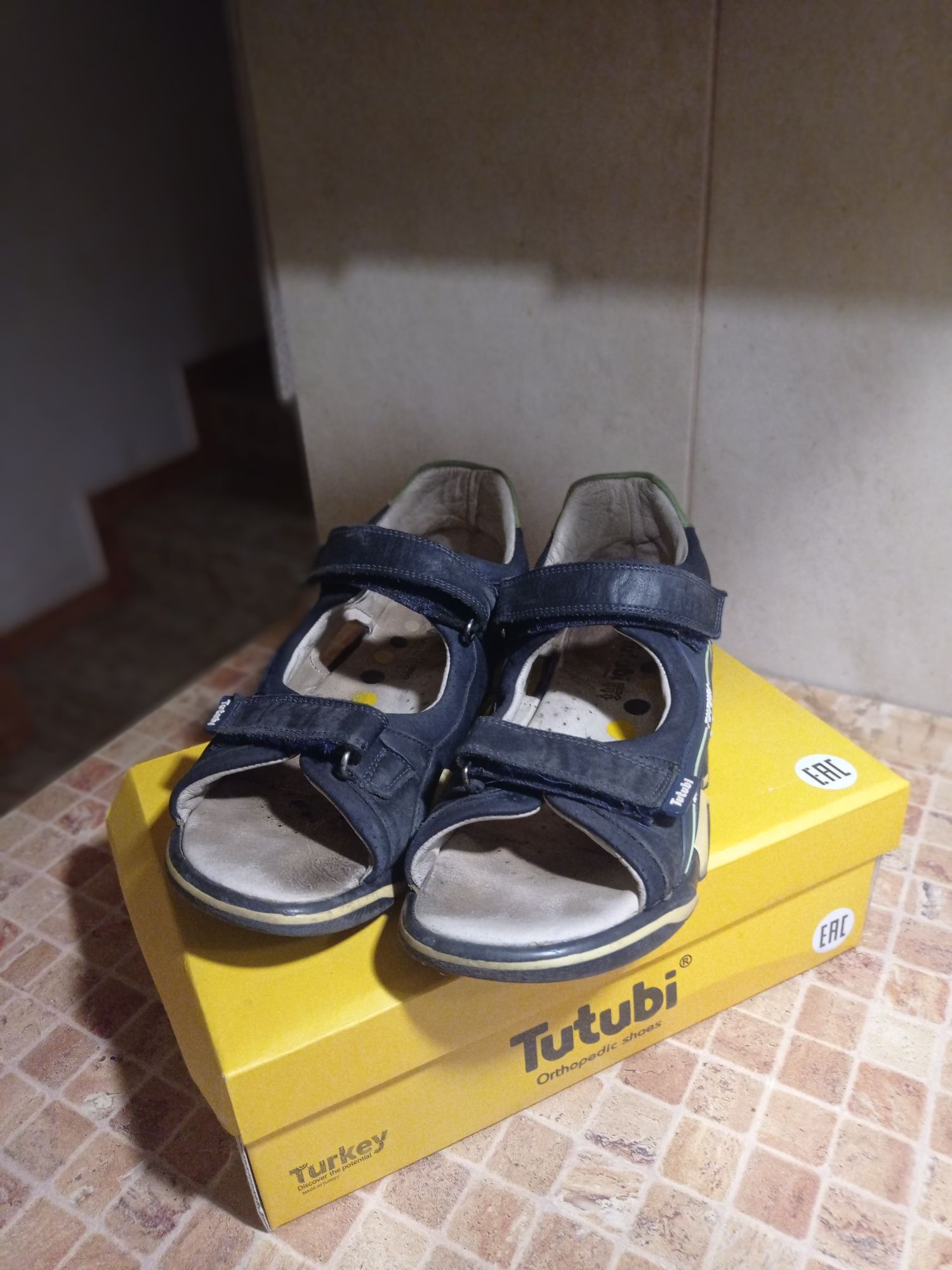 Босоніжки TUTUBI, 40 р., вустілка 26см.