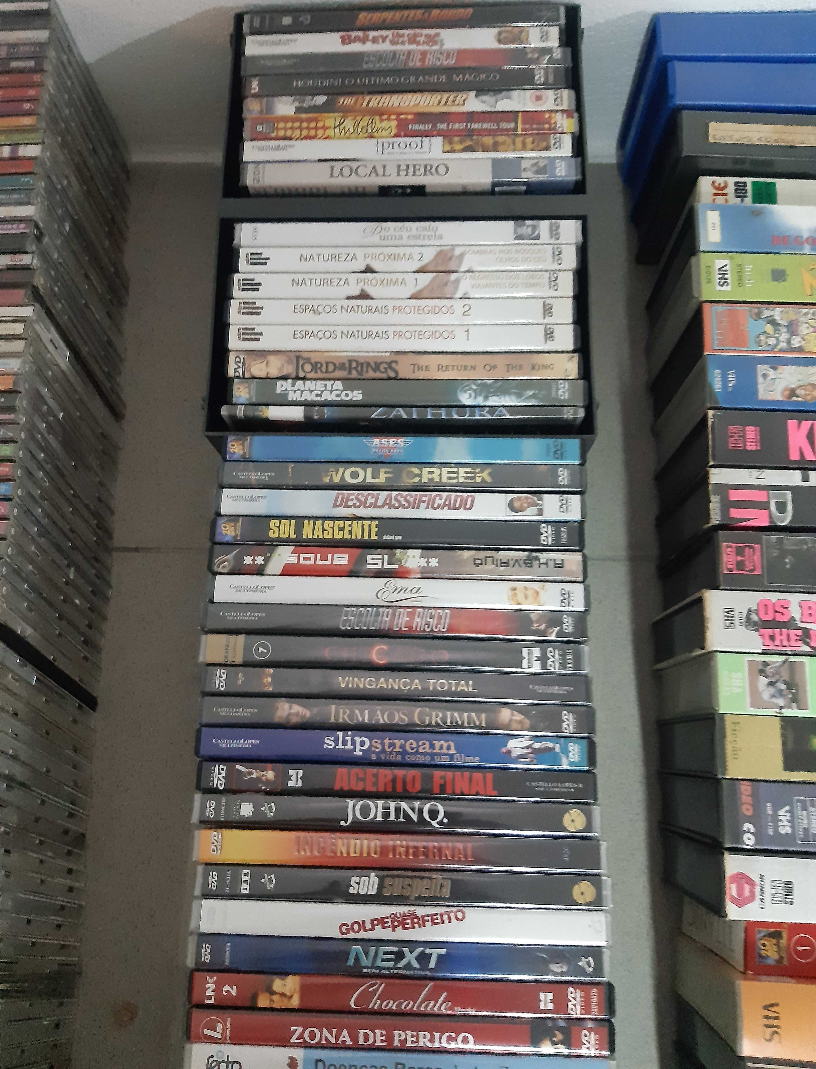 Lote CD/DVD/VHS (205 unidades)