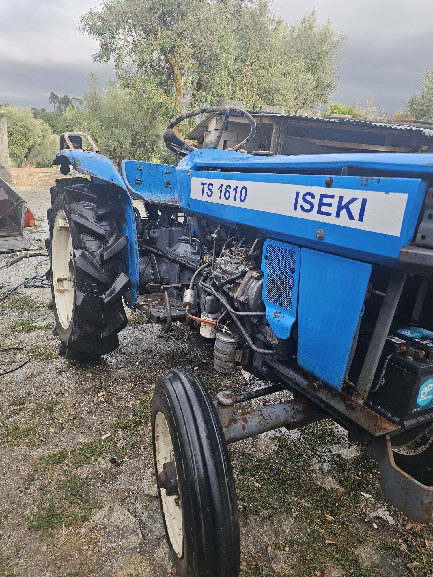 Iseki 1610  trator e freze